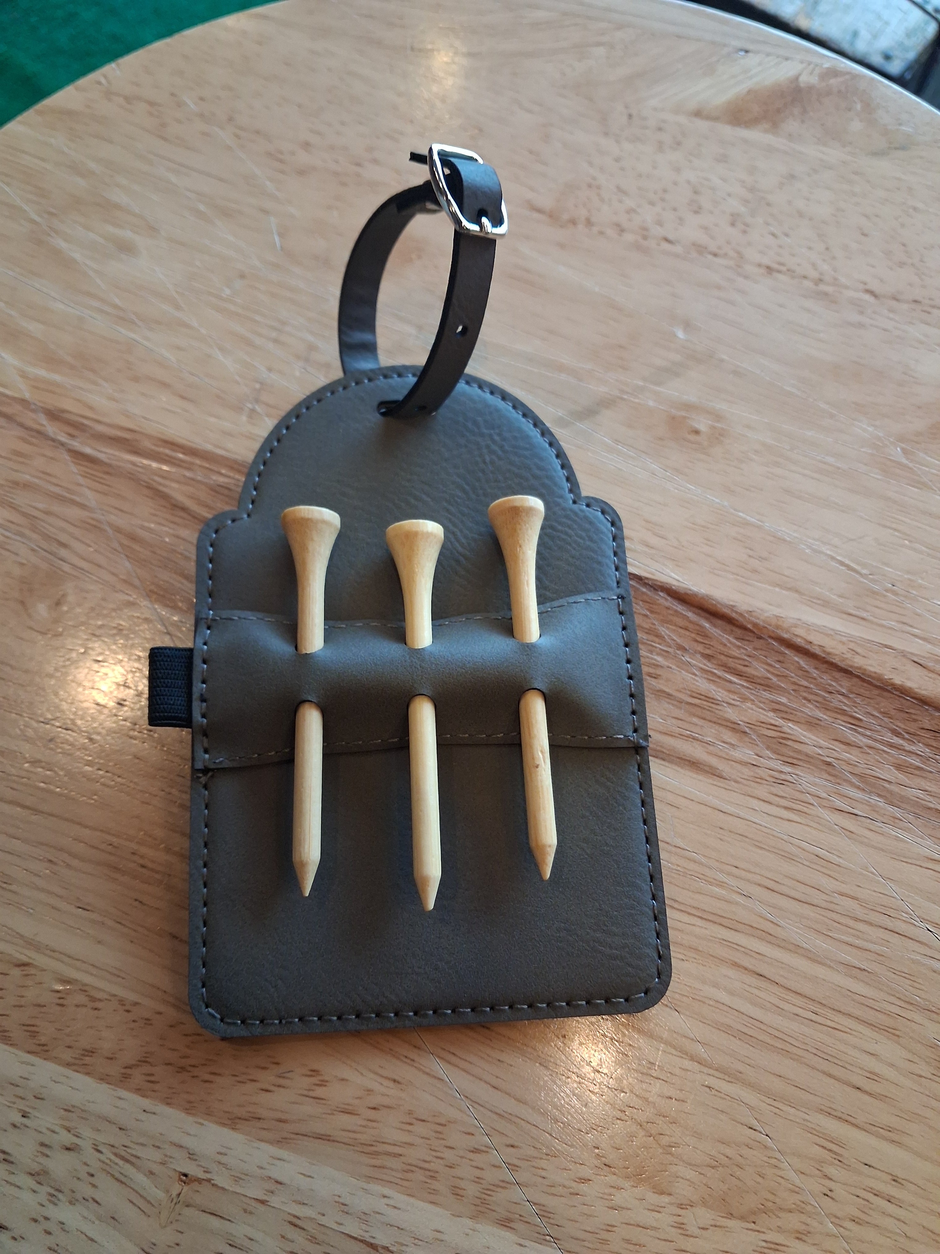 Yellow Arrowhead Kingdom Golf Bag Tag (Grey) | Designed to Flaunt