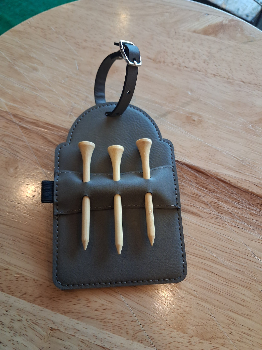 Yellow Arrowhead Kingdom Golf Bag Tag (Grey) | Designed to Flaunt